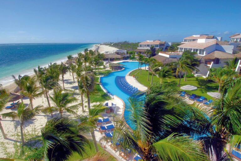 Mexico: Spend Christmas at Ceiba Del Mar