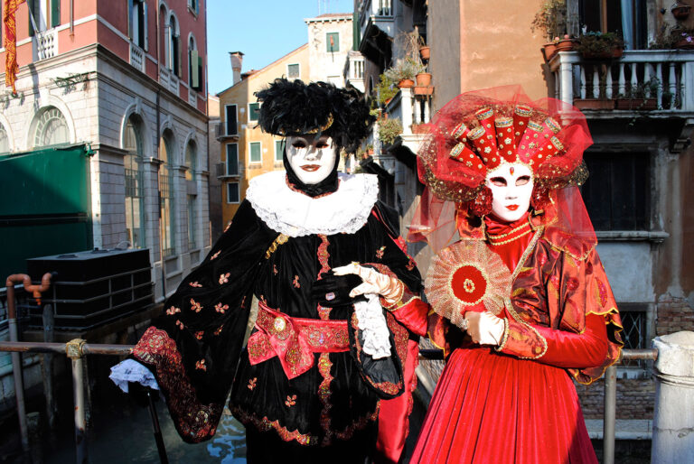 Venice Carnival : Eat Love Dance