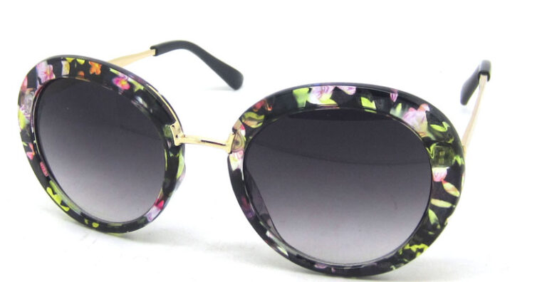 Flirty Fashion Frames for a Fabulous Summer Look!