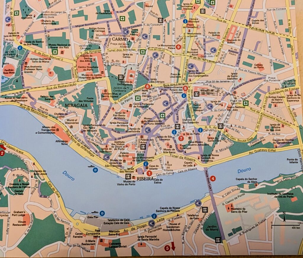 Map of Porto city center and the Douro River highlighting key neighborhoods and landmarks