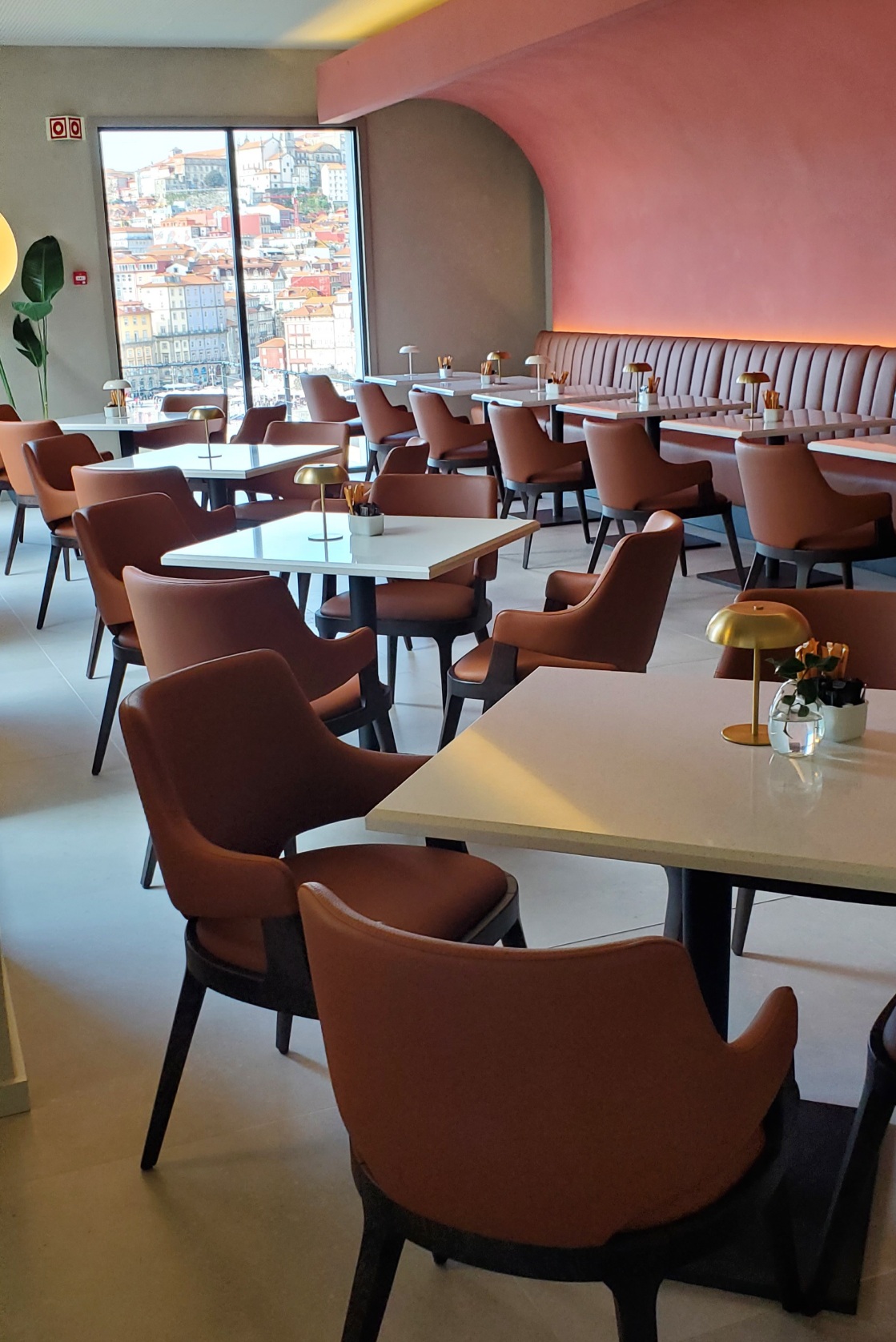 Modern dining room at Porto River Soul Hotel in Porto
